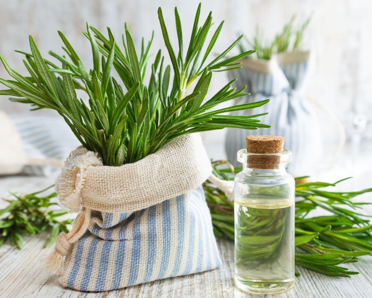 para que sirve el aceite de romero en el cabello
